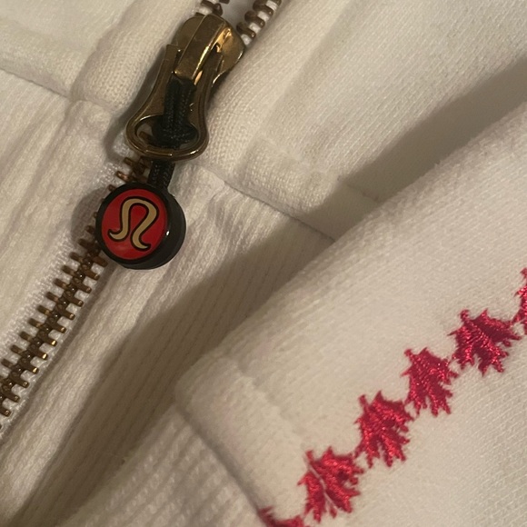 Canada Lululemon Zip up - Picture 3 of 5